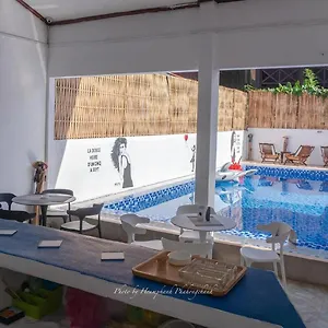 Hotel Little Friendly House With Pool, Luang Prabang